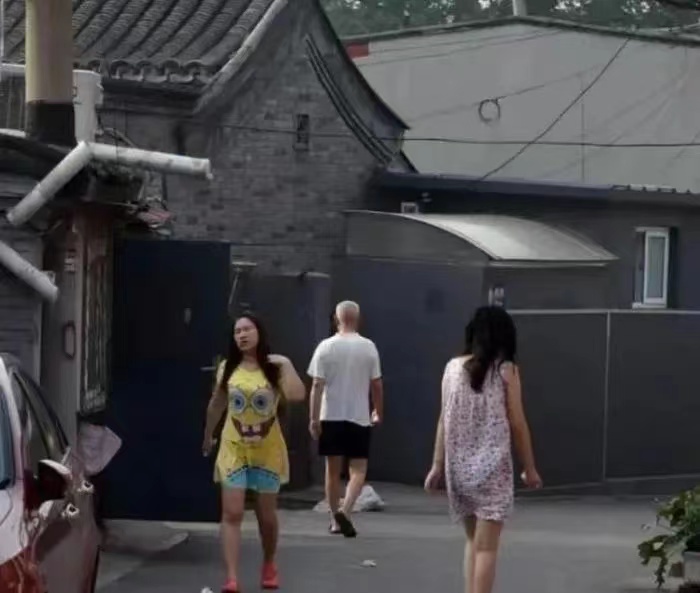 到了北京以后才知道的冷知识。

第一，在北京找工作很容易，送快递、跑外卖至少月薪
