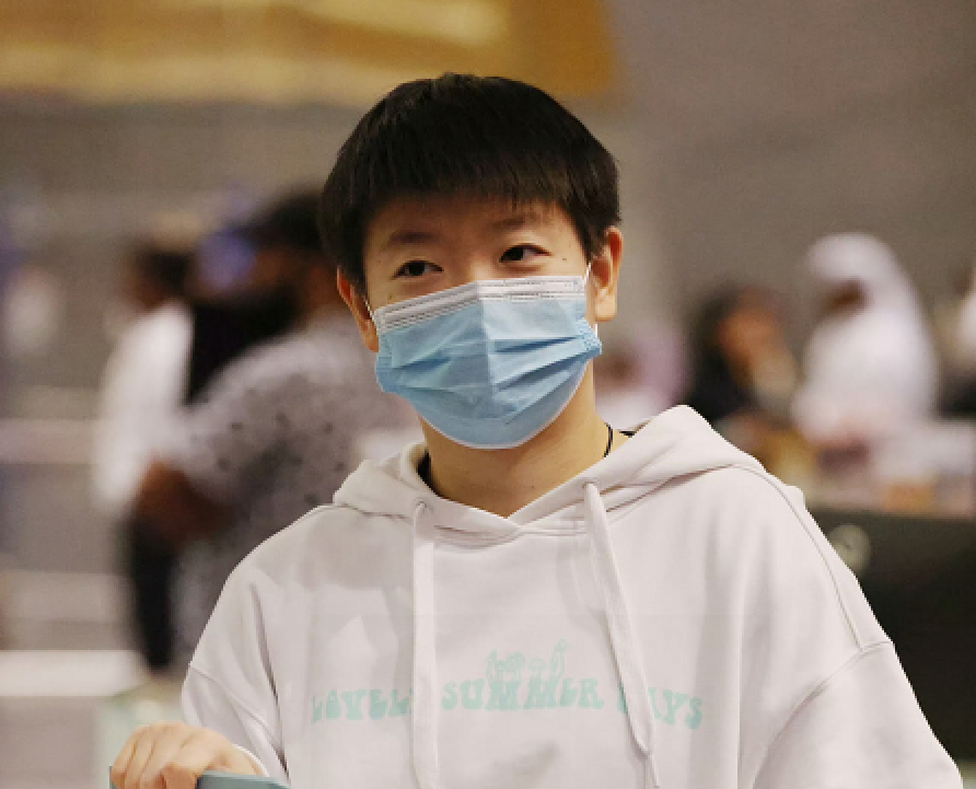 国乒有多宠孙颖莎？出征多哈，邱贻可全程陪伴，队医太负责
国乒女队奔赴多哈，与男队