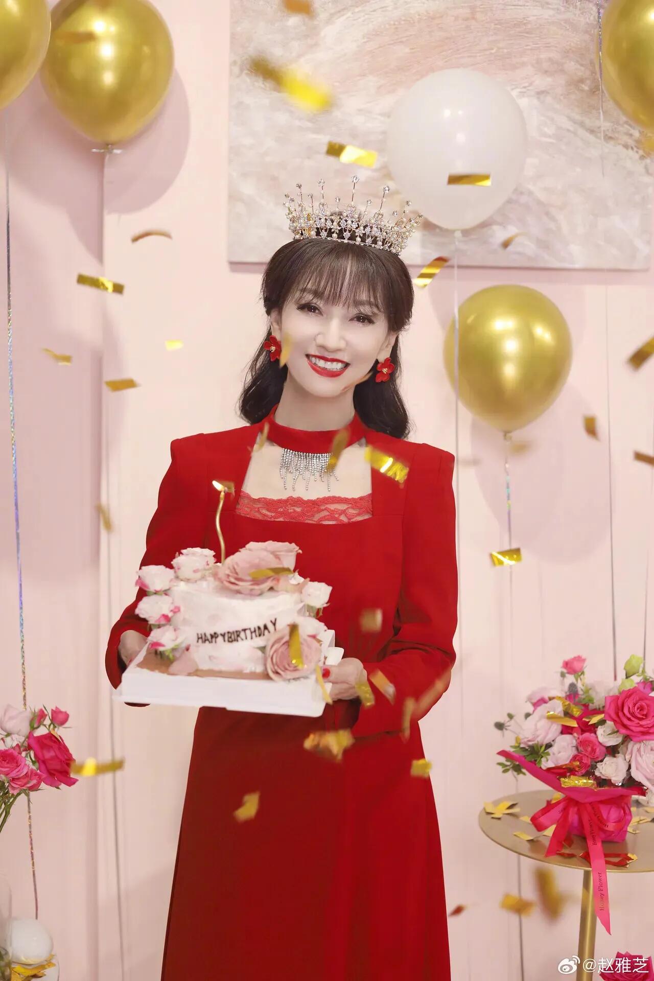 70岁的赵雅芝活在美颜世界里无法自拔了，有网友称，以前对她的好感现在一点也没有了