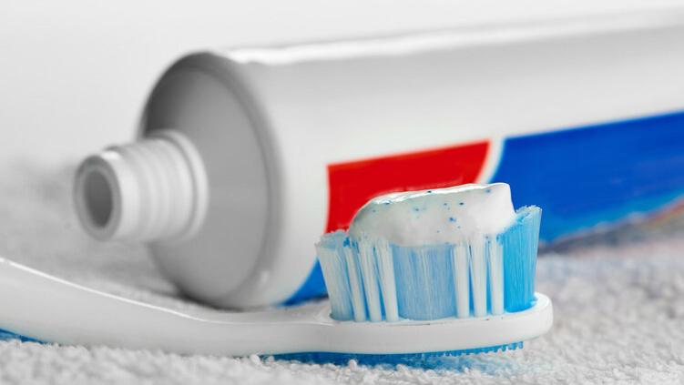 买牙膏时，5种牙膏不建议购买，或有潜在癌症风险，你家买了吗？