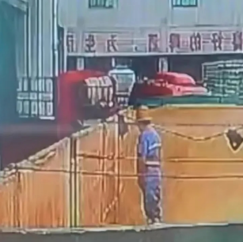 天价的一泡尿！！！！
堂堂青岛啤酒🍺，百年基业。
几代人的努力，被这莫名其妙的