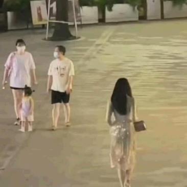 这兄弟，家教一定很严格吧