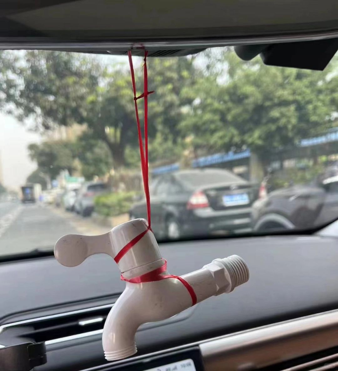 🐲龙年挂龙头！一世唔洗愁！
广东人主打一个大吉大利！