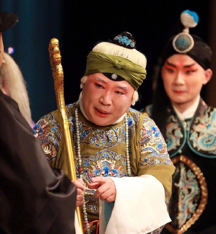 京剧演员于魁智、王珮瑜、郭德纲谁是第一老生, 其实三位都有争议