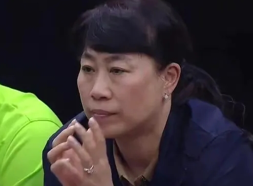 据说王芳卸任国家队建设委员会，就是因为张镇麟，还是男篮打得太烂，谁连累谁？


