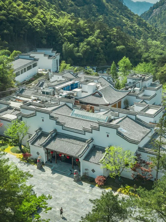 黄山祥源云谷| 泡飘雪温泉，坐观云海日出