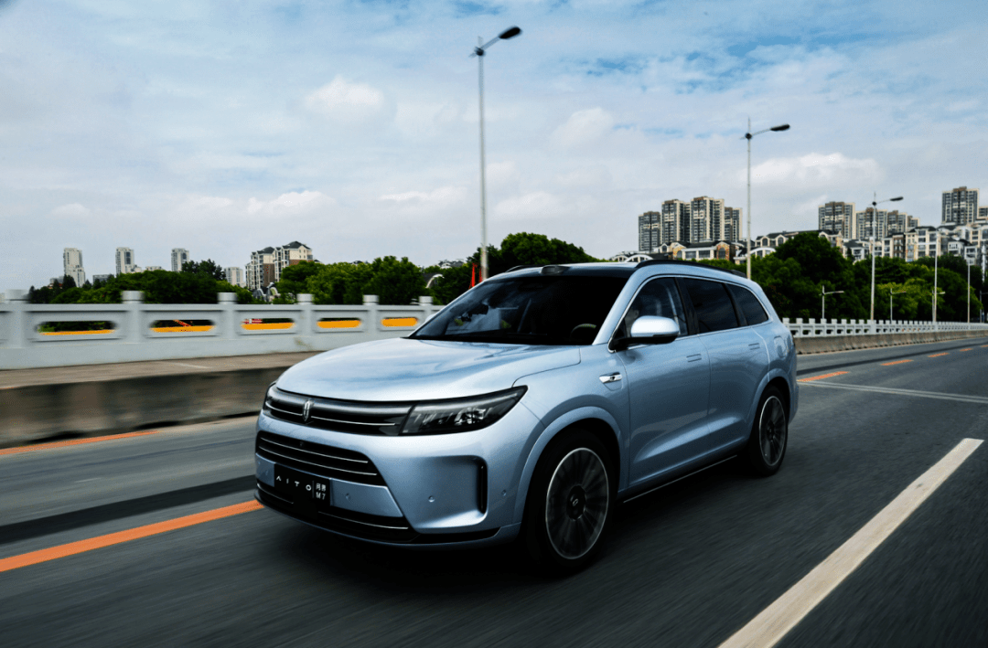华为「造车」这家底，该盘盘了吧！