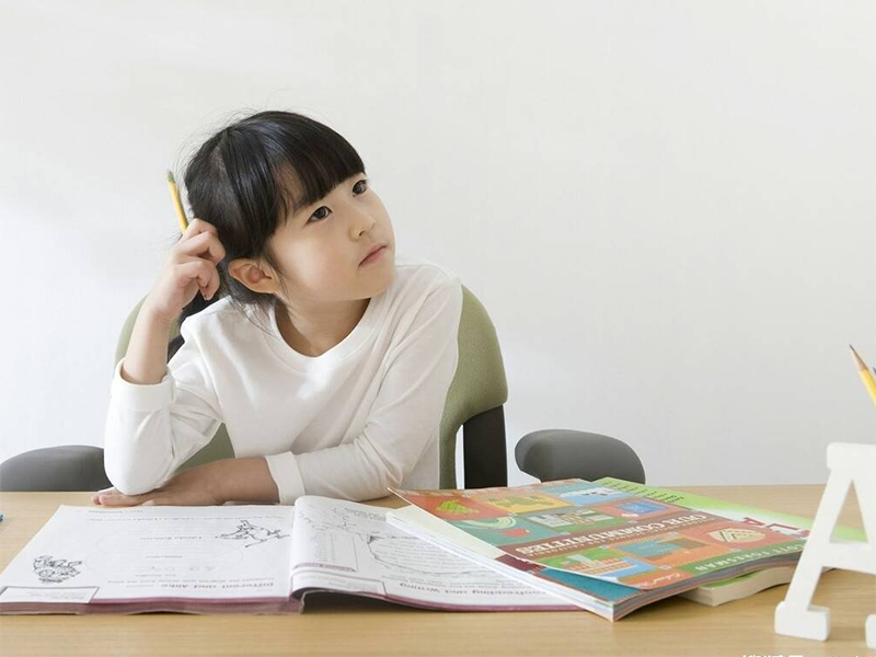 #宝妈育儿交流#  很多小孩在刚刚上学的时候，很多学习的问题往往都是由于专注力太