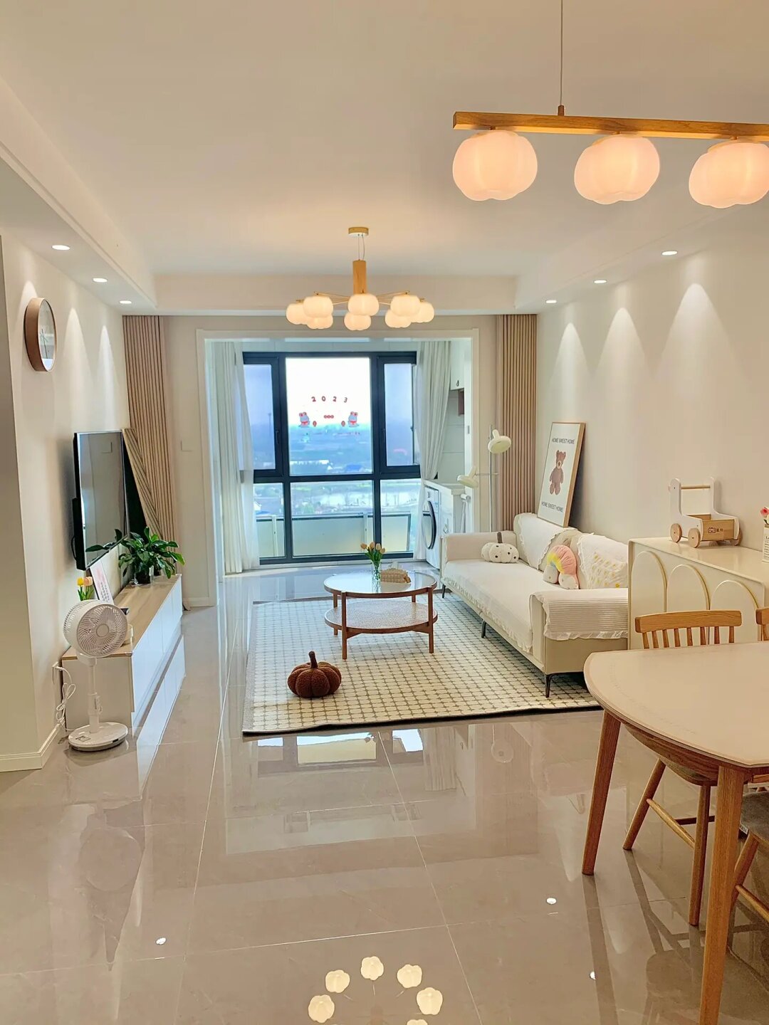 28岁，终于有了自己的Dream  house
在一所小城市，和爱的人有了一个温