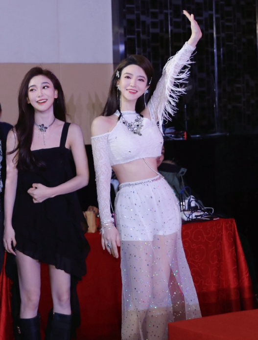 是谁家的女团这么好看
哦 是腾讯NBA的呀～ ​​​