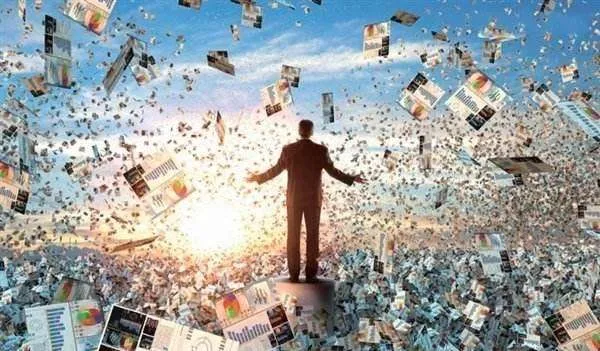 网上到处都是失业，找不到工作的人。现实: 装修工人忙的，后边都是排几家活，活多的