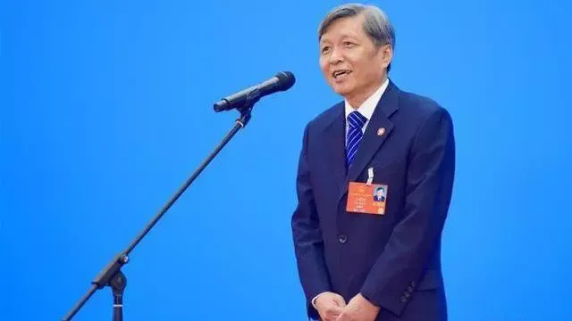 太原理工大学党委书记郑强前几天被绯闻事件闹得沸沸扬扬，后经查实是有人恶意诽谤。虽