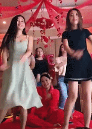这几个伴娘直接就把新娘都给比没了，有点喧宾夺主了啊