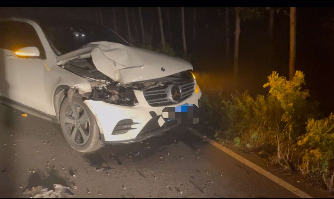 前天晚上山东浓雾，坐车里能见度不到 10 米，还是撞了 一分钱一分货奔驰质量可以