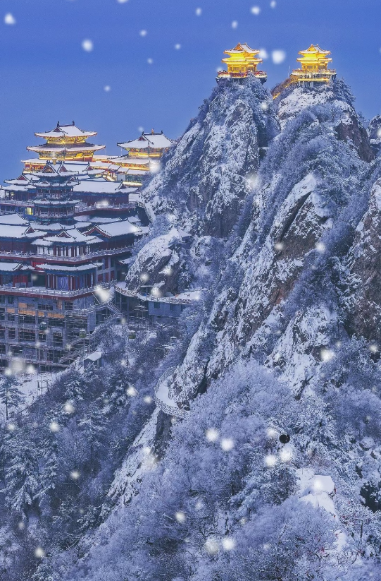 冬天就是赏雪的最好季节：华山、太白山、南五台、老君山、黄山、张家界、牛背山、九寨