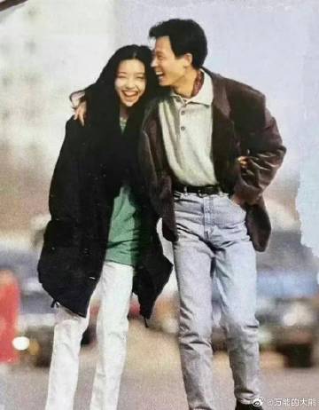 看过国外很多演员跨很多年的照片，都是男的没啥变化，女的老的一塌糊涂，江珊的保养是