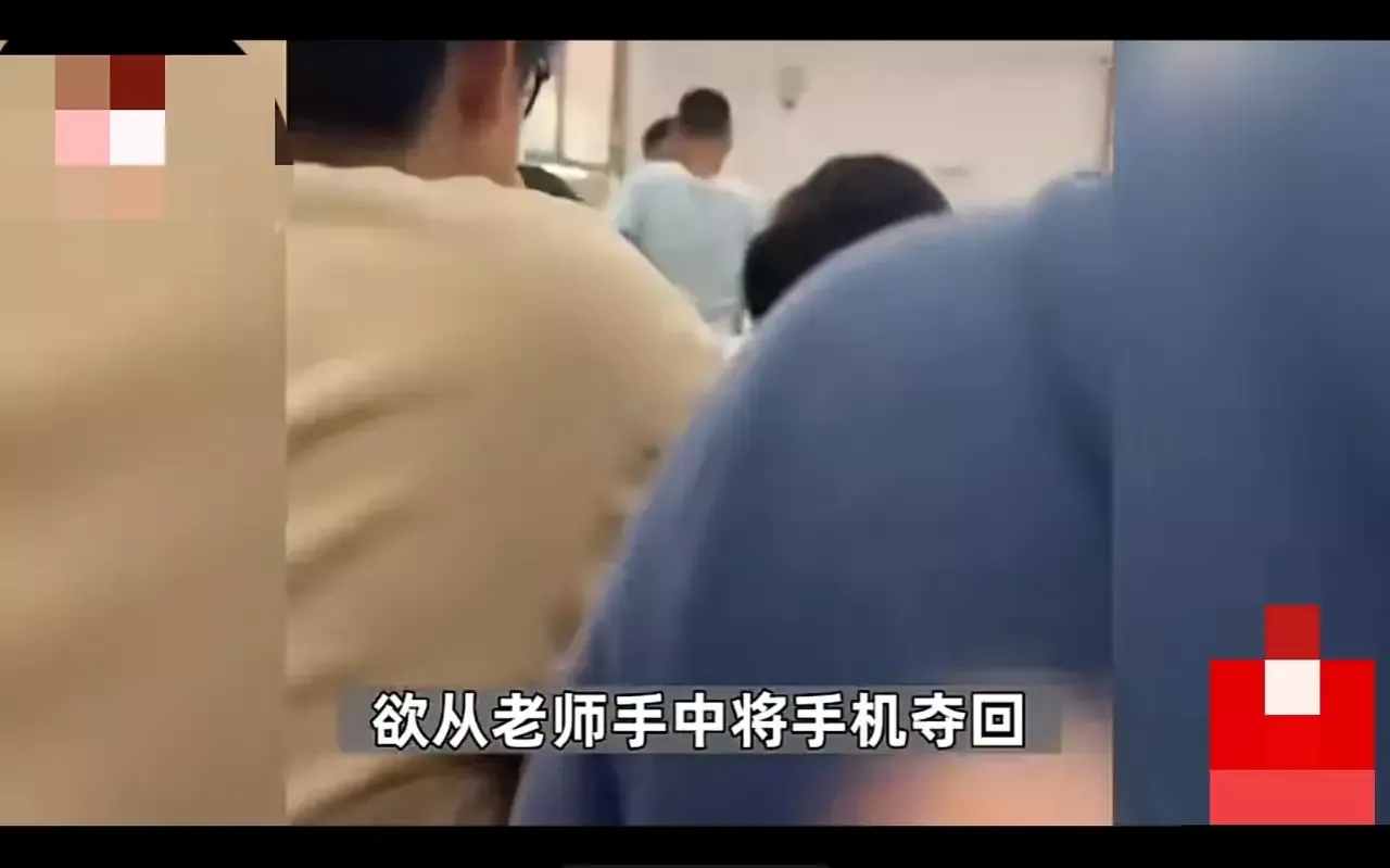在10月19日，网传中国浙江省发生了一起令人震惊的事件。一名学生在课堂上使用手机