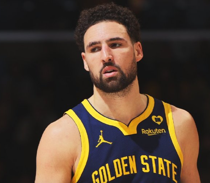 执教第500胜！科尔笑了，克莱救赎拯救库里，勇士附加赛希望倍增
NBA常规赛结束