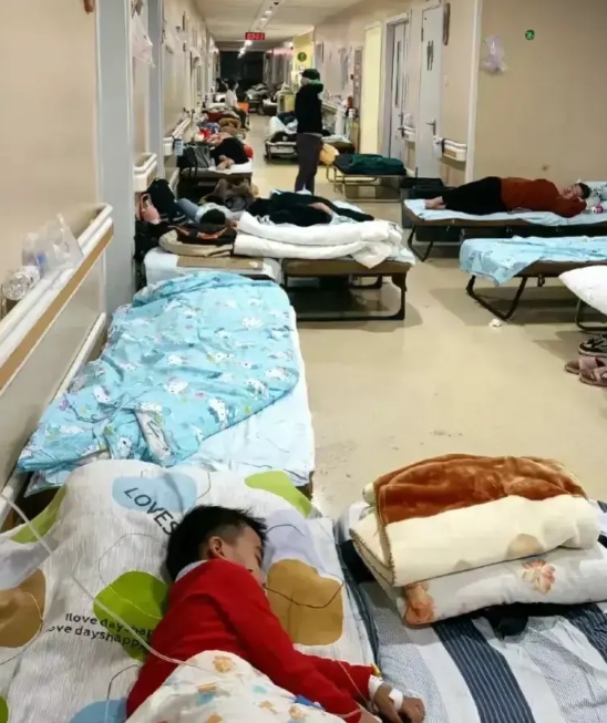 国外医院冷冷清清，中国的医院人满为患，这是为啥呢？那些整天喊刺激消费！医院倒是第