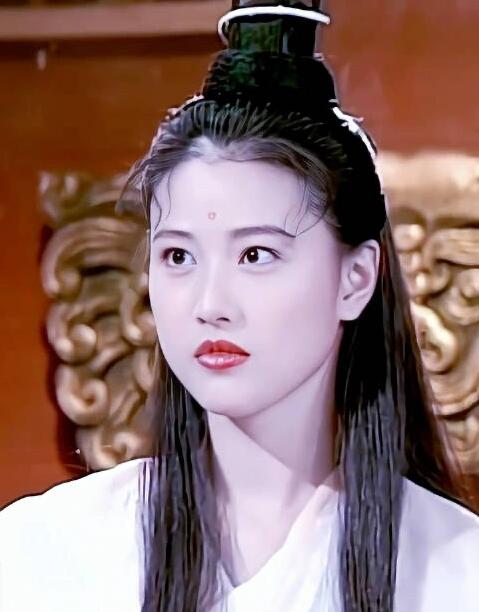 对于我来说，周海媚虽然算不上童年时期的女神，但周芷若这个角色还是在我内心深处印上