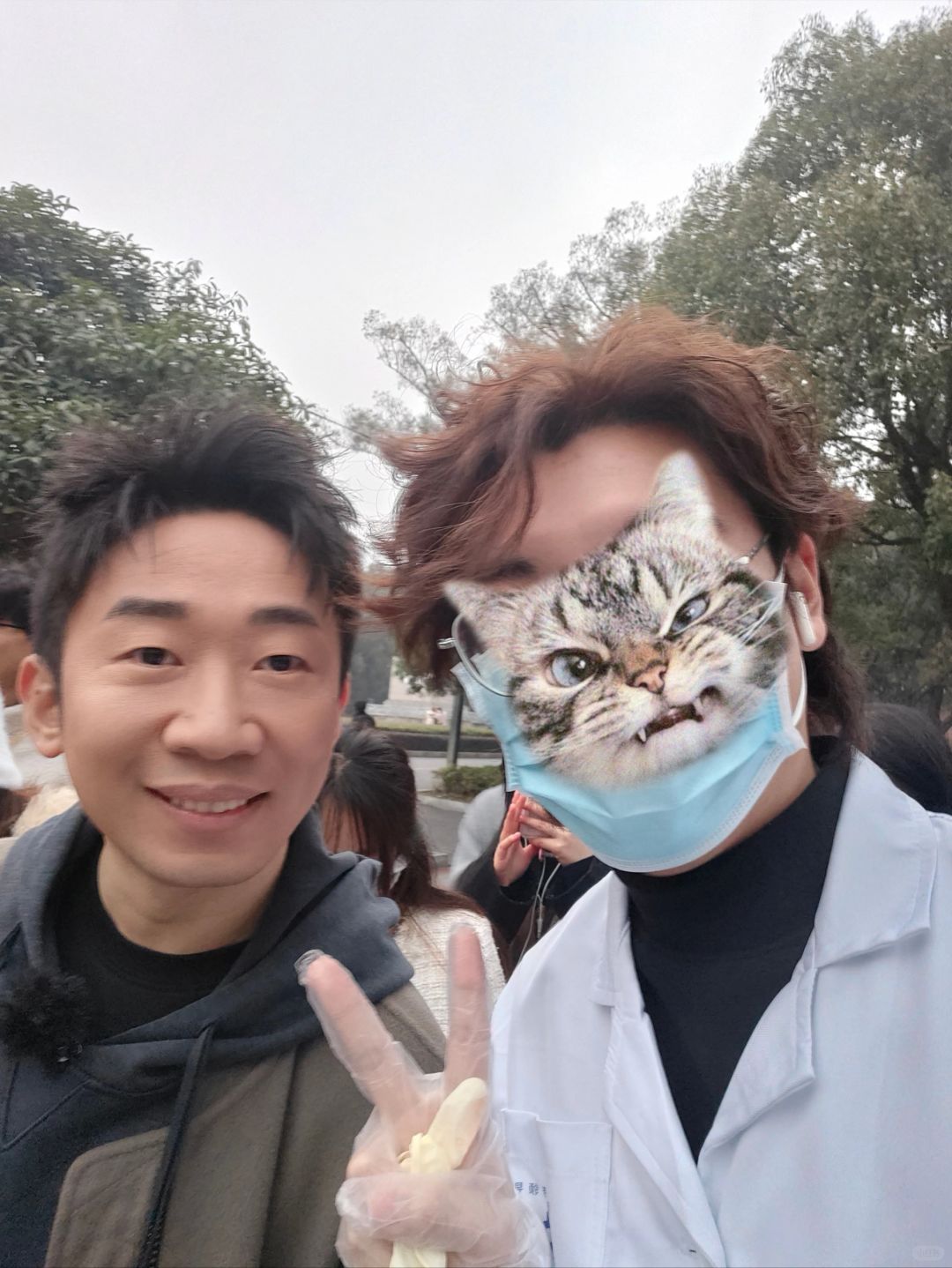 杨迪来湖大啦！
下午去处理小老鼠！
一出门就撞见杨迪老师！
激动坏了！