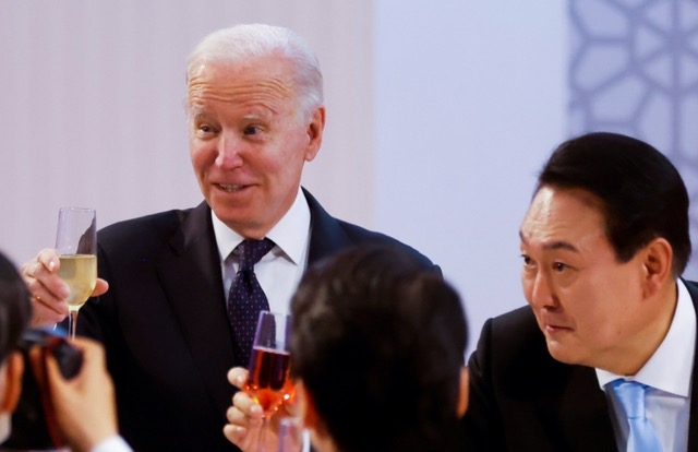 韩国申博失败，对他们打击太大了，上上下下都在找原因，不是因为韩国世界影响力不够，