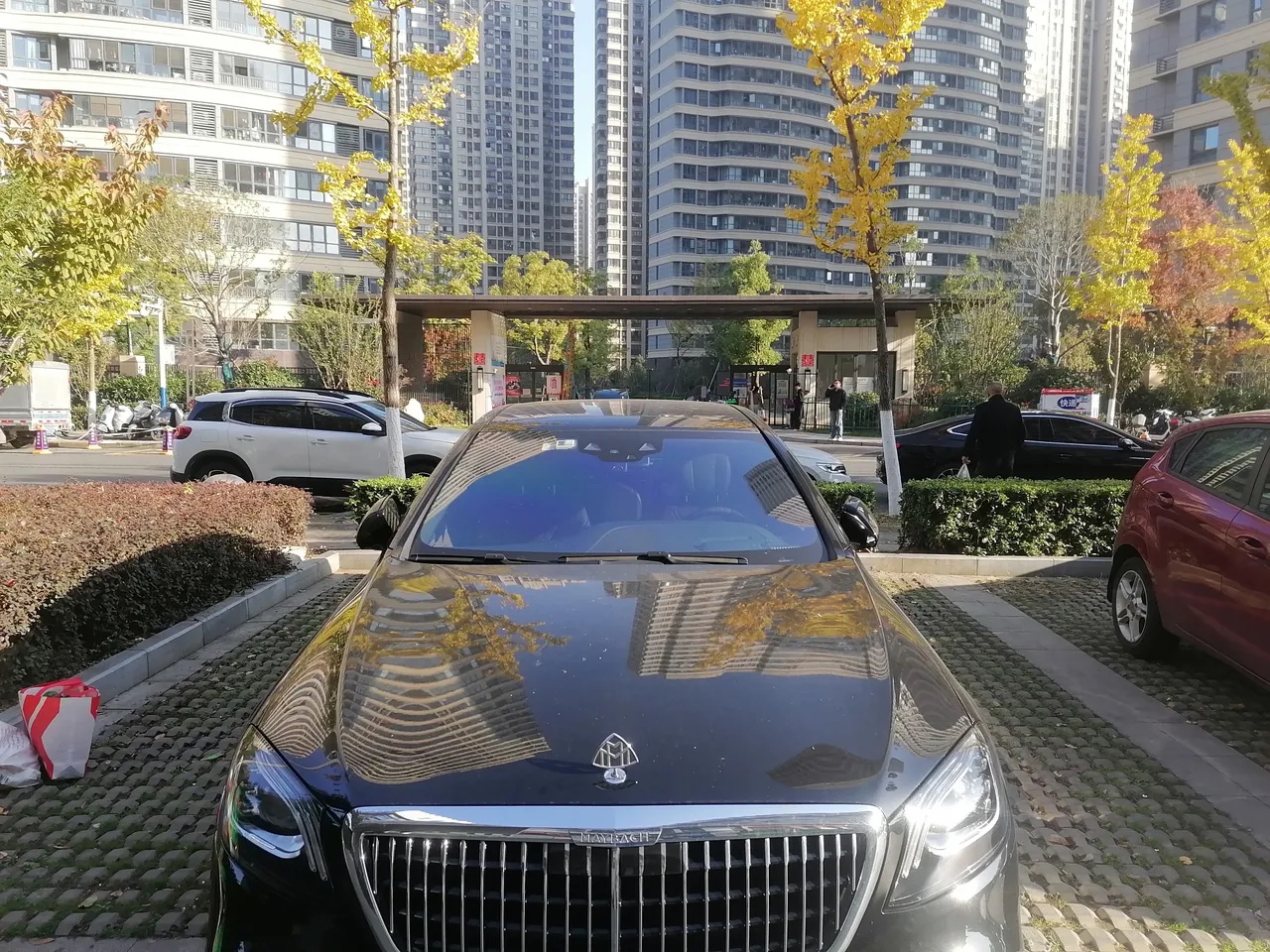 没见过这标志，不知道什么车？
