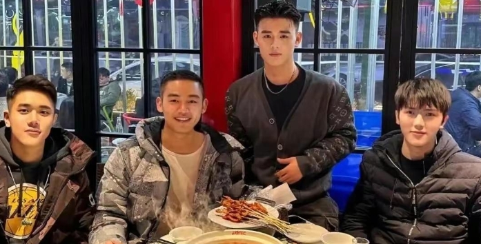 现在的男人P起图来也这么狠 个个是球星
