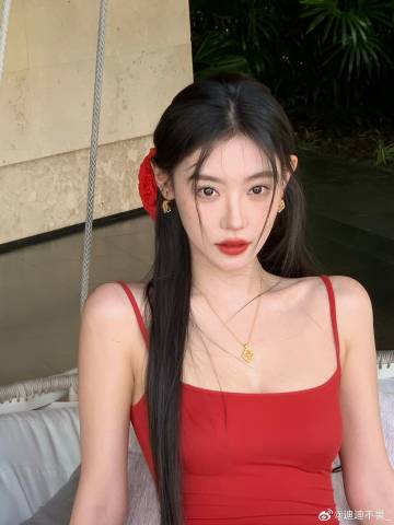 新年人设：高冷酷拽的美丽女人（bushi）