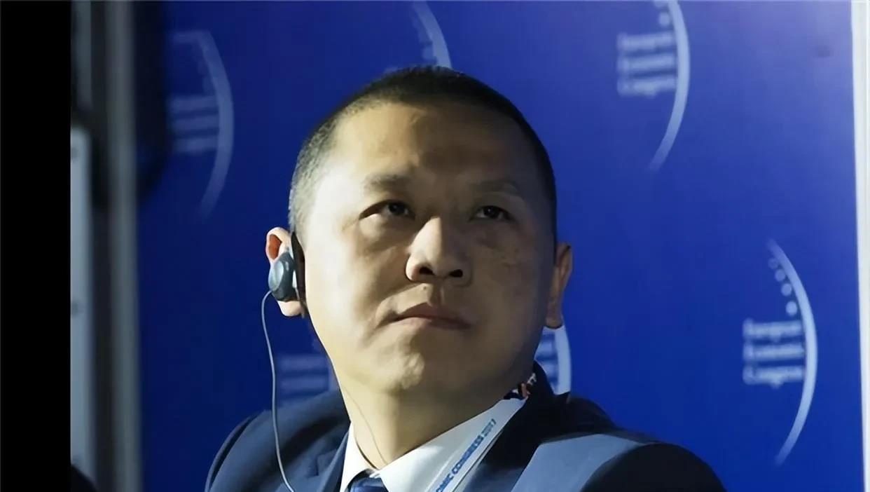 孟晚舟在被关押1028天后于2019年9月被加拿大无罪释放，安全回国，一时成为人