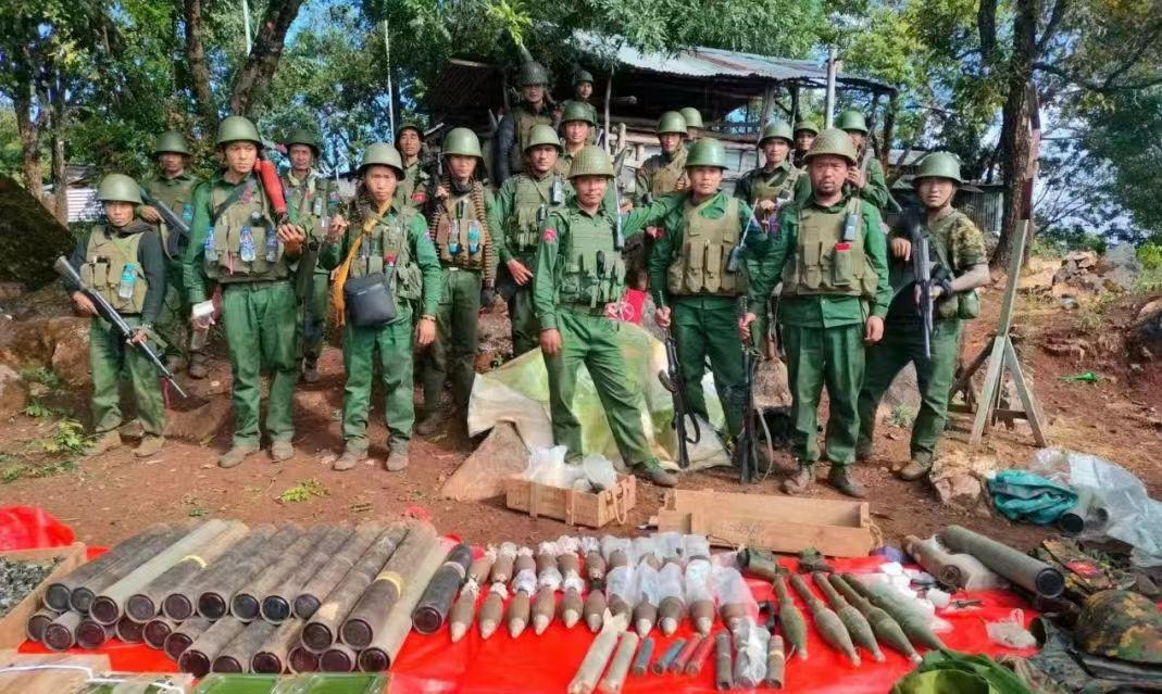 同盟军大捷，夺取缅军176个据点，至少歼灭3000人，缴获武器更是摆满一地。不得