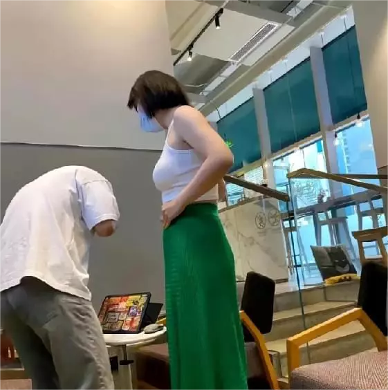 老板叫我帮她修电脑