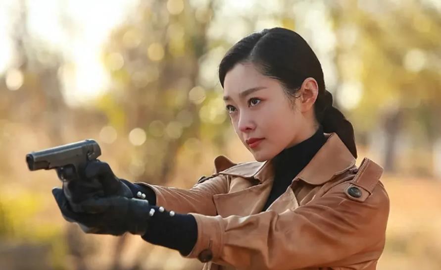 谍战新剧《蜂巢》积压多年，终于在8月27日晚上开播了。回想起，之前的谍战剧也出现