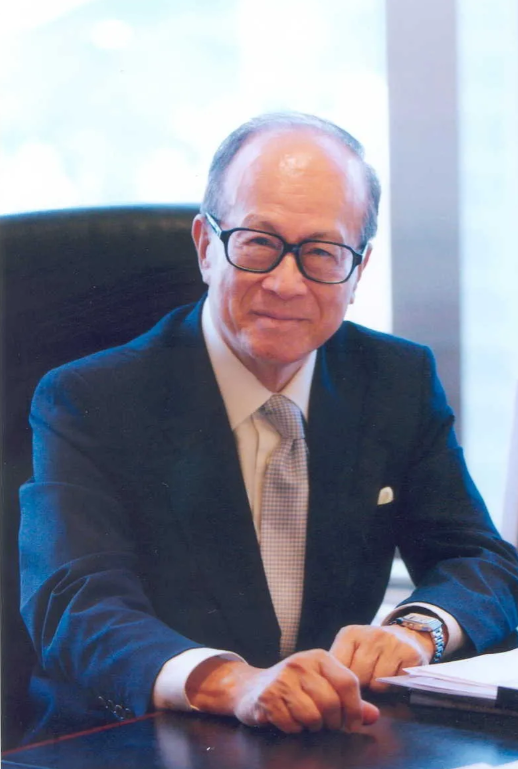 几年前，还有人大声疾呼，别让李嘉诚跑了！现在看看，李嘉诚确实在全球赚的盆满钵满，