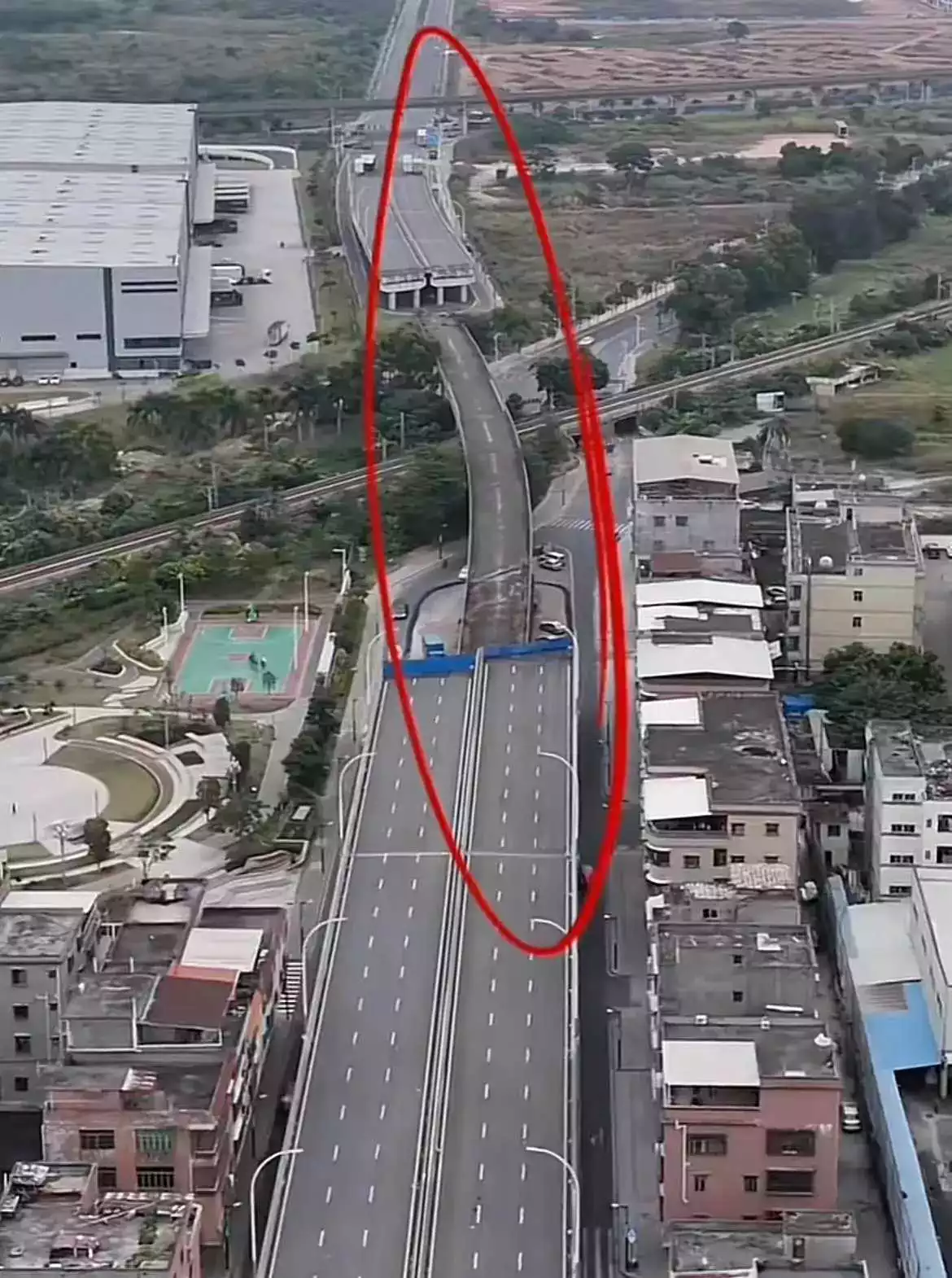 为什么不敢再建了？铁路大于公路？