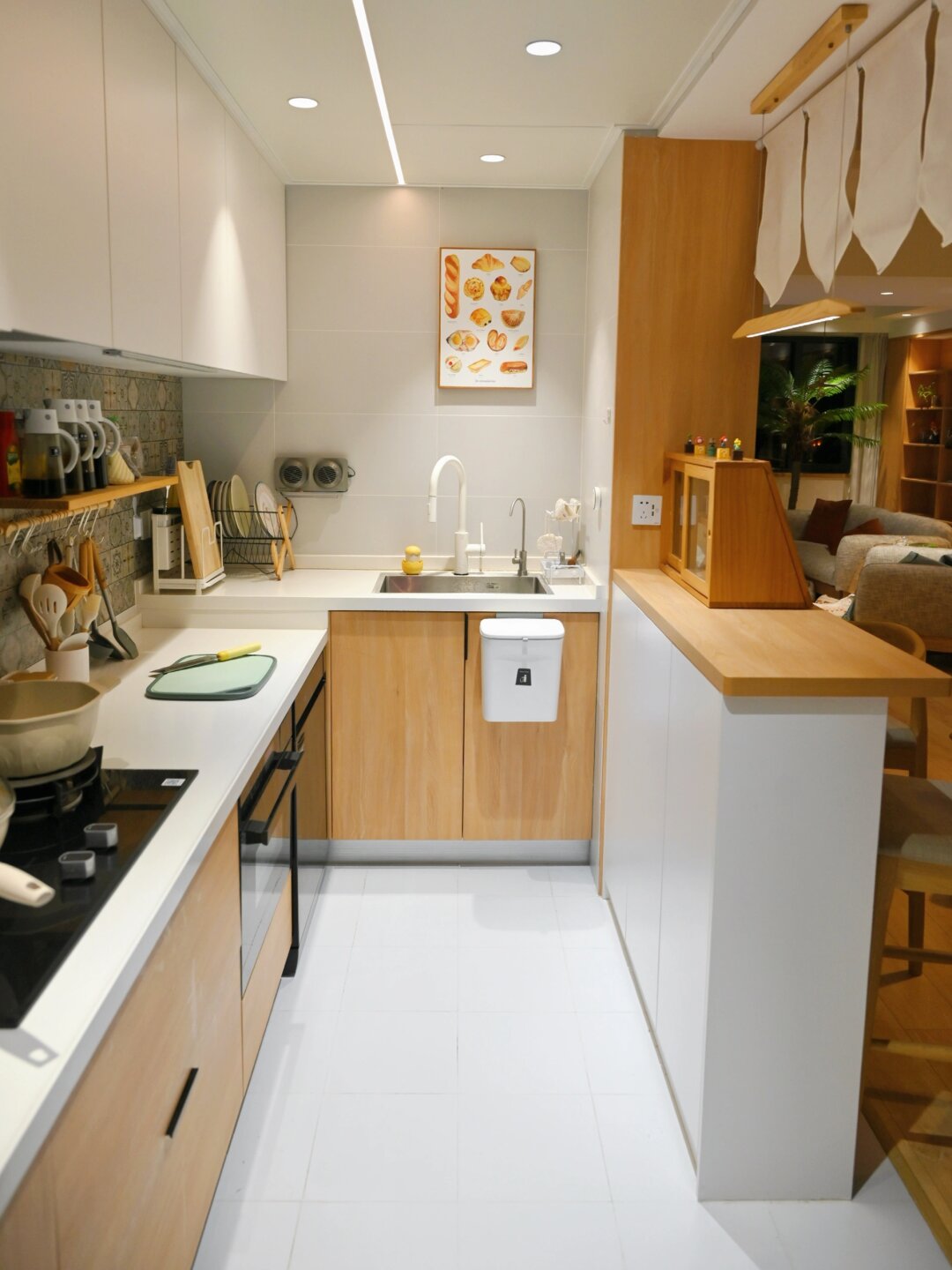 6㎡开放式原木风厨房美貌和烟火气我都要
厨房是家里最有烟火气的地方，我也花了很多