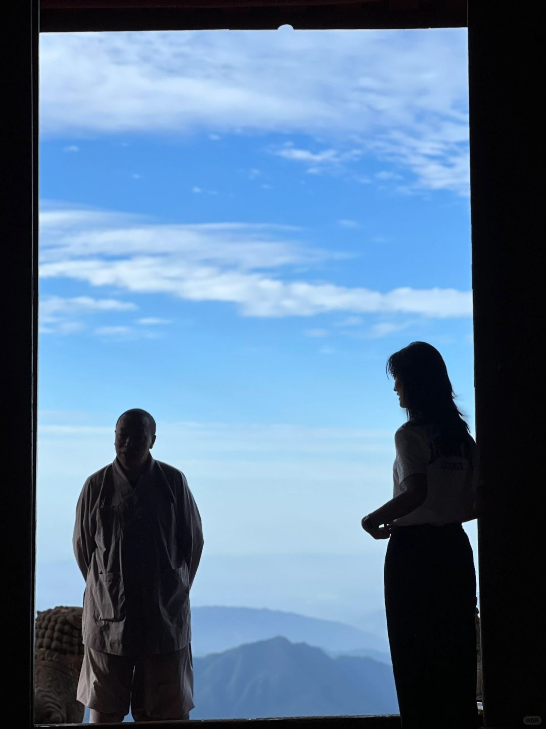 32岁生日，我住进了寺庙里。
很早之前就想过，如果住进寺庙里，会是怎么样一种体验
