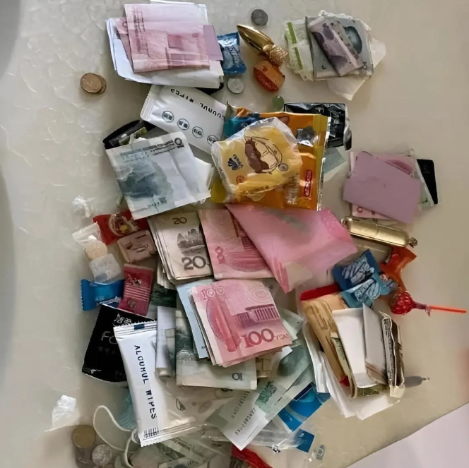 我刚刚“突击检查”了我妻子的包。 这有什么不寻常的地方吗？
