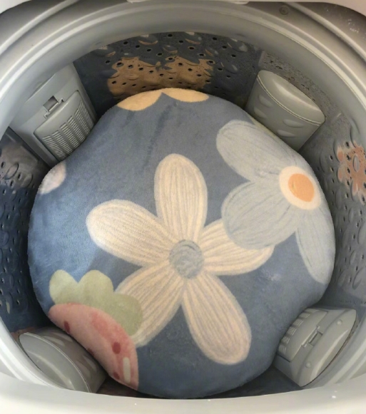 我一直以为把被套洗成发面馒头是一件很小众的事……… ​​​