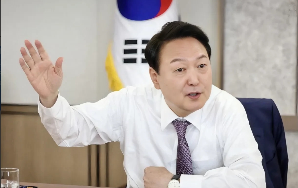 尴尬死了！随着巴以冲突不断升级，韩国总统尹锡悦强调，韩国和驻韩美军队要保持高度警
