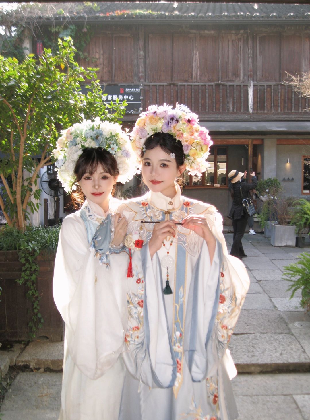 在杭州做一天蟳埔女
今世簪花，世世漂亮
在杭州小河直街做的簪花，老板就是泉州的，