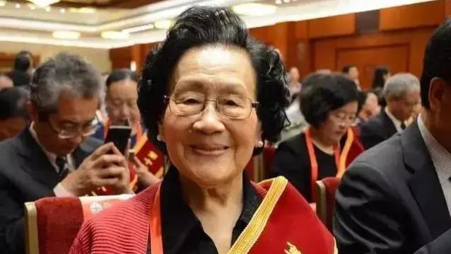 国医大师陈彤云，103岁仍保持年轻活力，得益于6大“不老”秘诀