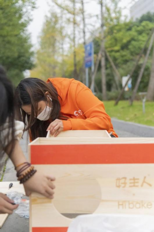 心跳阶梯让爱传递，好主人爱猫善举温暖出圈