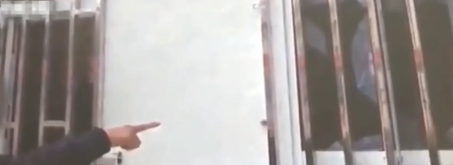 上海，房产中介冒充买家，以38万的价格，从65岁就老大爷手中，买下一套位于浦东郊