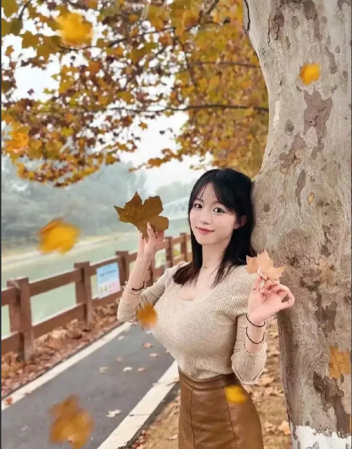 我有一个，聊了10年的异性朋友，昨天，他老婆打电话，叫我们彼此拉黑，如果再发现有