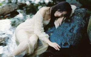 心机女抄袭了我的画作却反咬我一口，我发誓要让她身败名裂