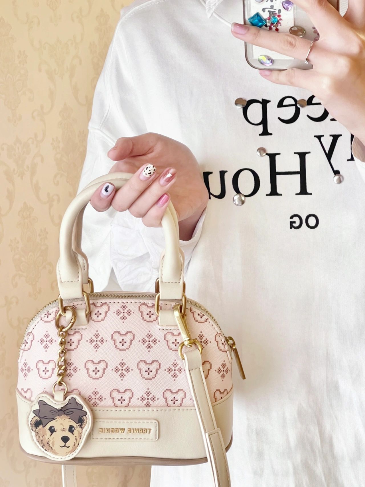 粉嫩贝壳包#贝壳包哪个牌子最经典#