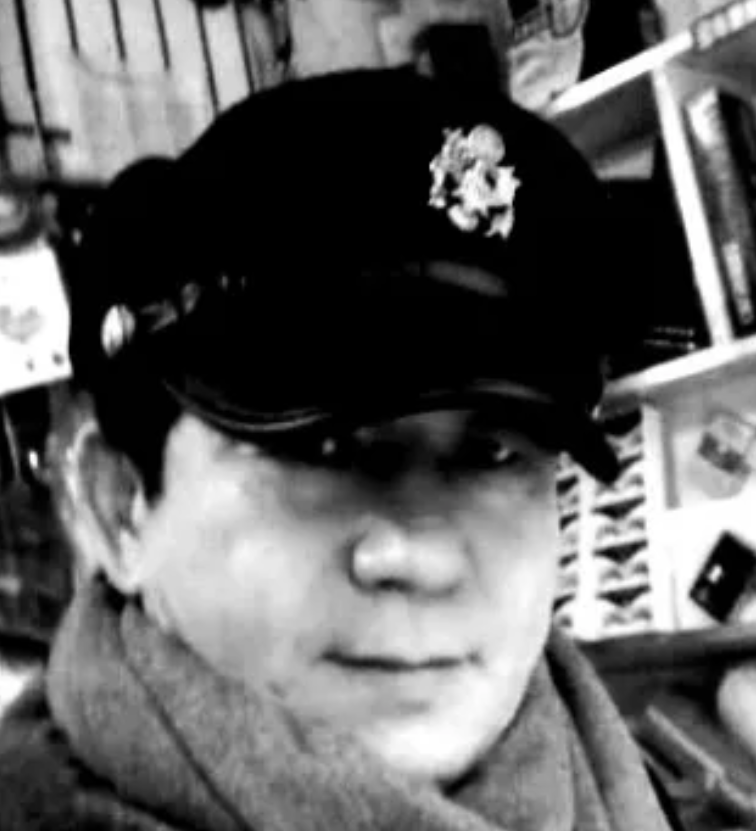 一个黑人去英国，大英博物参观。他看见满屋子都是英国从各个国家抢来的文物。惊奇的说