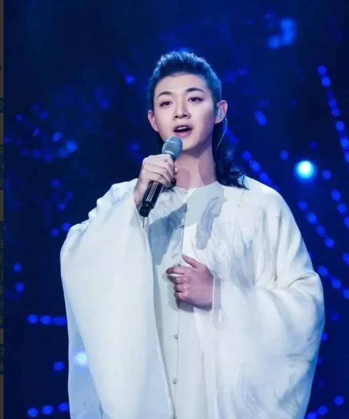 霍尊告赢了!
12月16日，歌手霍尊冲上热搜！是因为霍尊对2名博主提起名誉权侵权