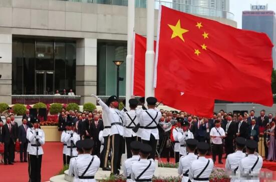 香港政府有535名政府雇员拒绝宣誓并已全数离职。香港公务员事务局局长杨何蓓茵表示